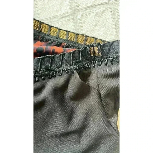 PQ Swim Platinum Swimwear Wild Heart Crochet Trim Bandeau Bikini Top Sz D (XL) - Picture 6 of 7